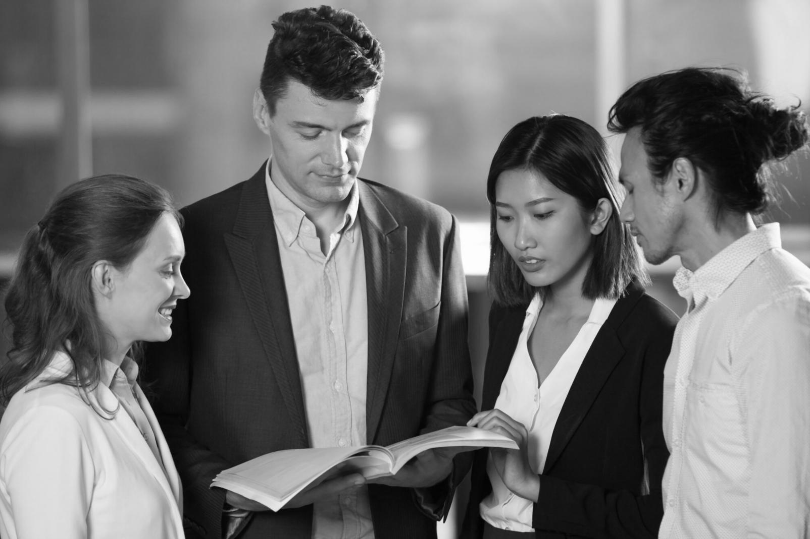 Session de formation en petit groupe avec échanges actifs